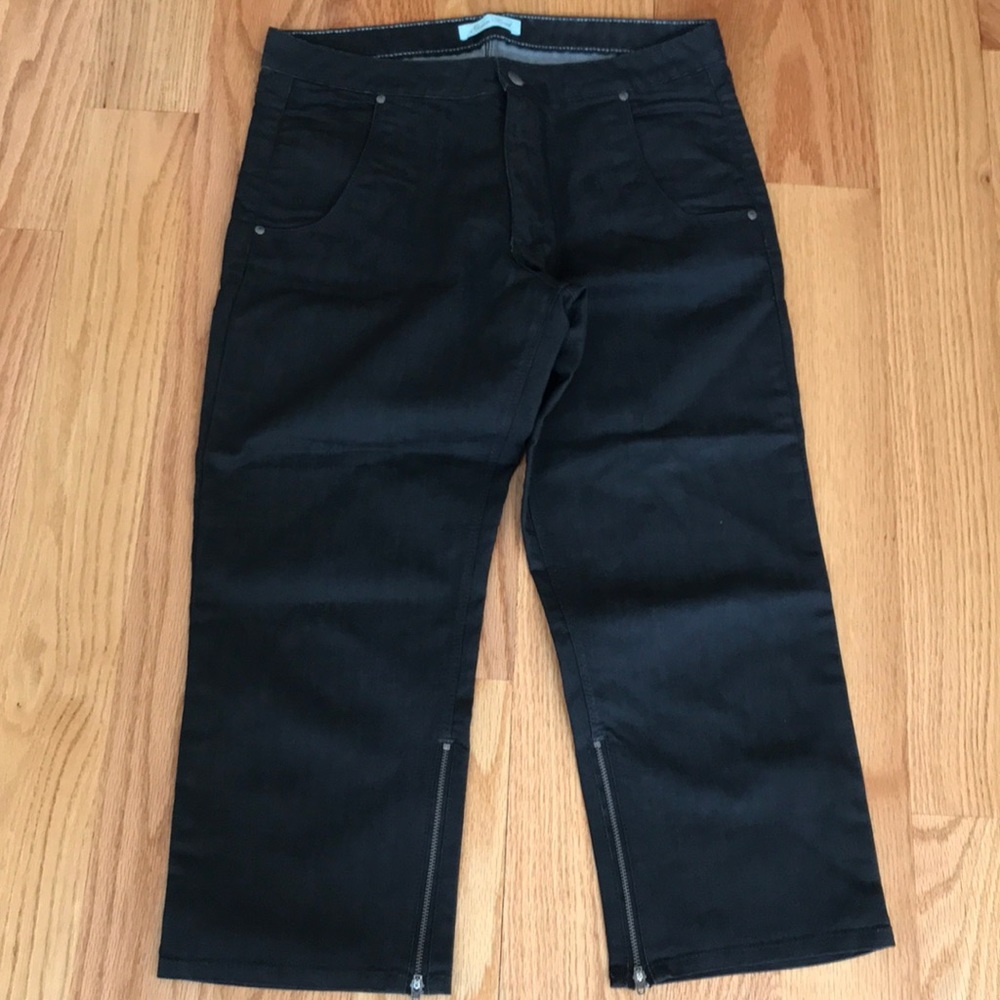 48. Geren Ford Crop Black Jeans Size 31